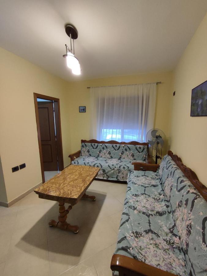 Flat White Apartment Krujë Екстериор снимка